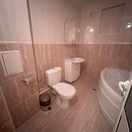 Merida Otel Yukarı Cuma