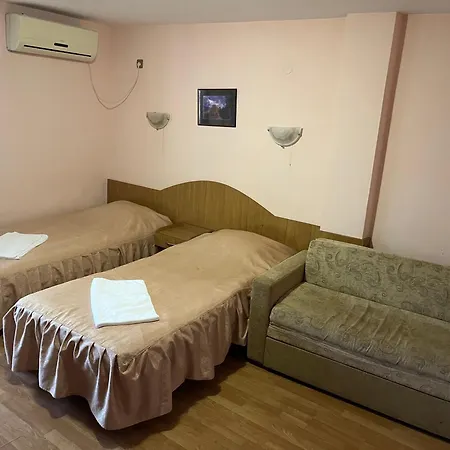 Merida Otel Yukarı Cuma