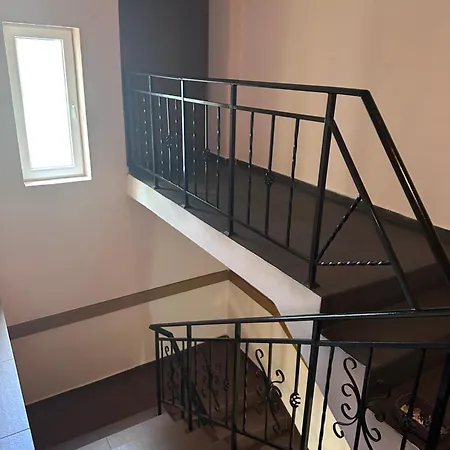 Merida Otel Yukarı Cuma